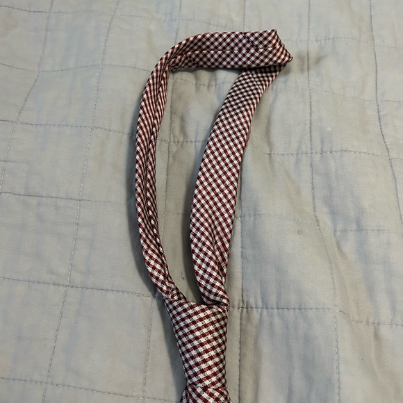 Red and White Tommy Hilfiger Tie - Picture 2 of 6